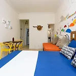 Omar do Rio - VP305 Studio Silencioso, Internet 120mbps, Smart TV, localizado na Rua Garcia d\'Avila, a 200 metros da Praia de Ipanema e do Metrô